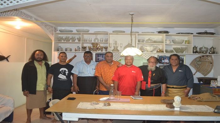 Hufanga Palofesa Dr. 'Okusitino Mahina mo e ni'ihi 'o kau fanongo lea