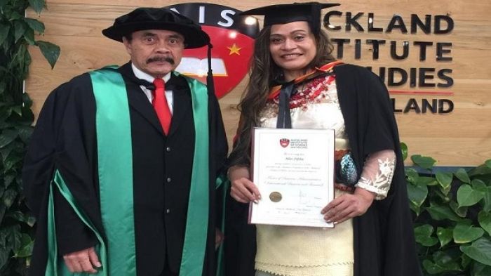 L-R: Dr Sēmisi Taumoepeau & 'Alisi Fifita.